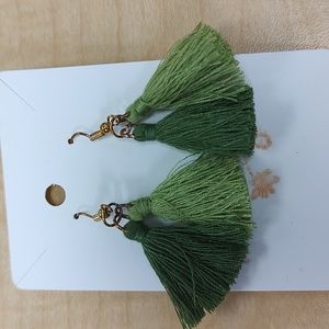 Small tassels earrings